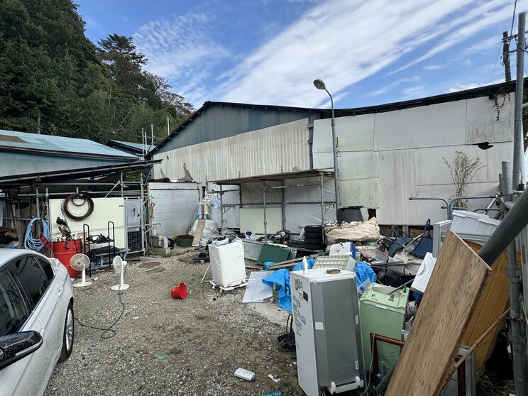 事件現場となった資材置き場（写真／集英社オンライン）
