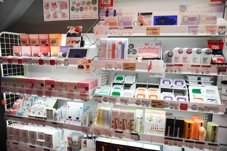 「TENGA SHOP」には女性向けのirohaコーナーも充実