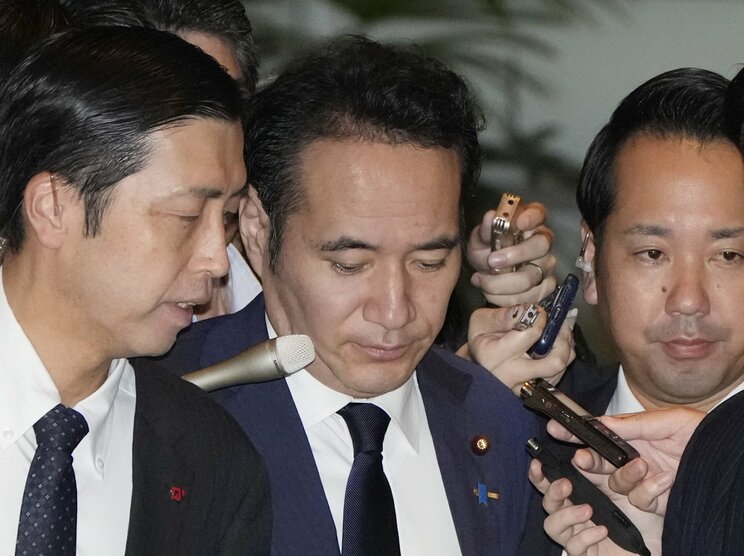 入閣からわずか一ヶ月足らずで辞任した簗農相（写真／共同通信社）