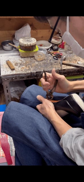 ハイヒール職人の作業工程（写真／株式会社コメックス）