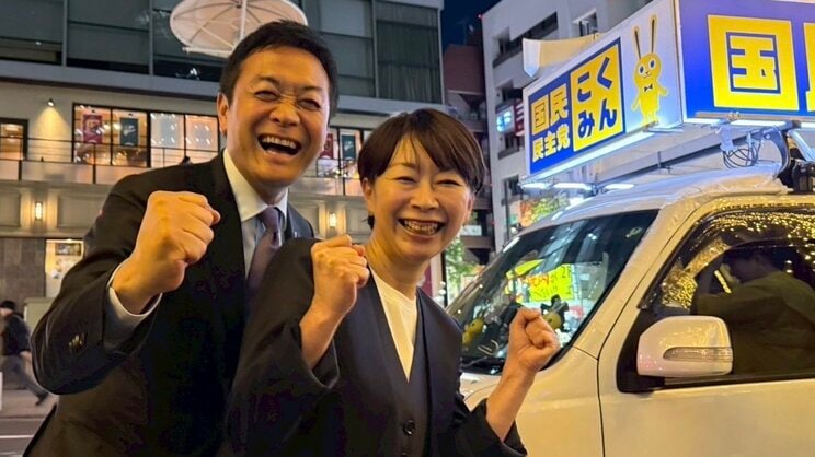 「国民民主党ですら…」古巣批判の山尾志桜里氏、聴衆は10人ほどで選挙戦スタート「久しぶり～」と支持者にサイン、国民民主は「あおりを受け黄信号」〈参議院選実況中継〉 _4