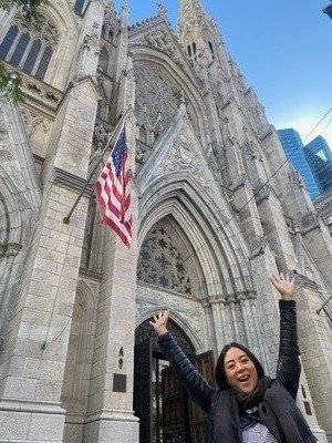 ニューヨークのセント・パトリック大聖堂で記念撮影