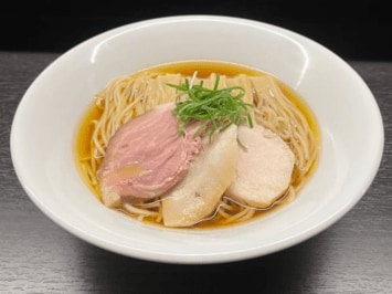 店の看板メニュー「鶏そば」（店の公式Instagramより）