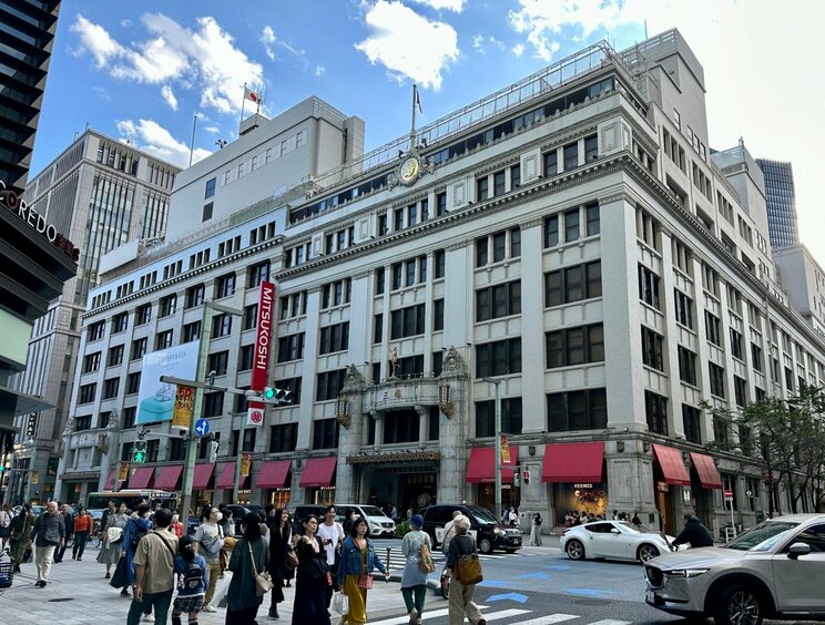 〈三越崩壊の真相〉“独裁社長”追放で在庫787億円…名門を救った「伊勢丹との統合」全内幕_1