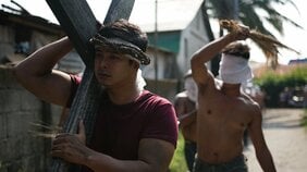 ひき逃げした息子をかばう“裕福な加害者家族”と、すべてを失った“貧しき被害者遺族”…フィリピン映画がとらえる「罪悪感」と「赦し」とは