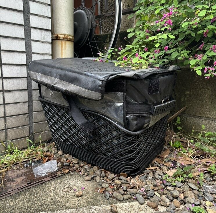 自宅前に放置されていた黒いリュック
