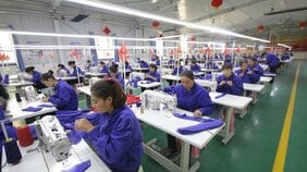 中国政府はなぜ、ウイグル人を「抹殺」せずに「洗脳」するのか?