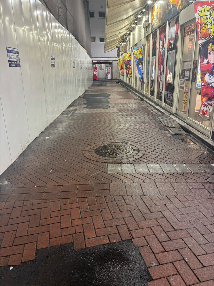 シルバーウィーク最終日、雨もあり人通りはほとんどなかった（撮影／集英社オンライン）