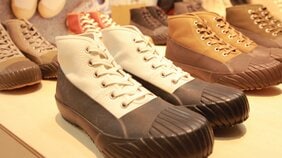 住宅街に溶け込む最先端セレクトショップ店長に聞く、「クラフトスニーカー」の魅力