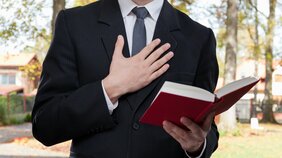 旧統一教会、エホバ…なぜ世間にこれだけ叩かれてもなお、惹かれる信者がいるのか……そのヒントは“カレーライス”にあった
