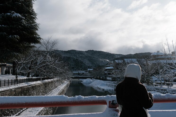 〈大寒波襲来・写真多数〉電車はストップ・渋滞40キロ・タクシー大行列・立ち往生、それでも開いていた牛丼屋に安堵…豪雪の京都ルポ「完全に大雪をなめていました」_34