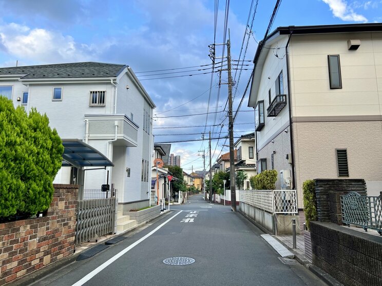 〈9月1日から交通ルール激変〉「知らずに60キロ」で“一発免停”も…生活道路の法定速度が「30キロ」に、対象道路の見分け方は？_18