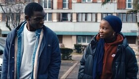 パリ五輪が迫るフランス政府が絶対に見せたくない“不都合な真実”…スラム化した郊外団地問題で育った監督が晒す「移民政策の成れの果て」
