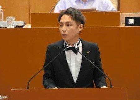 逮捕された宮崎市議会議員の西本容疑者（本人Facebookより）