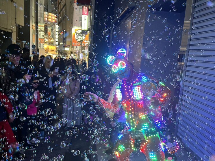 〈外国人だらけの渋谷ハロウィーン〉「休止？シラナイヨ」「誰も止められないヨ」酒がなくてもハイテンションで…_25