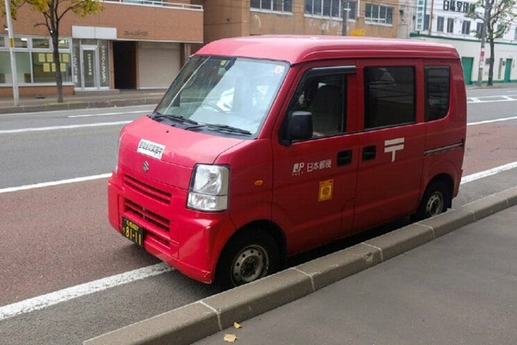 日本郵便は約2500台のトラック・バンの運送許可が取り消しへ