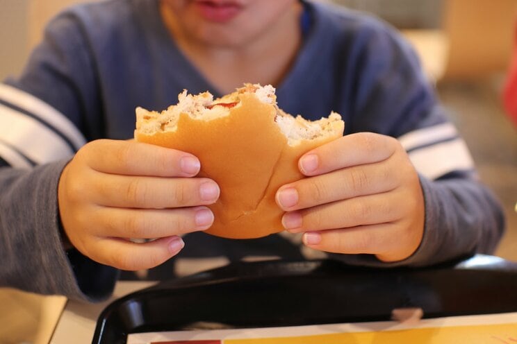 長期休暇で広がる子どもの食卓の格差（写真／PhotoAC）