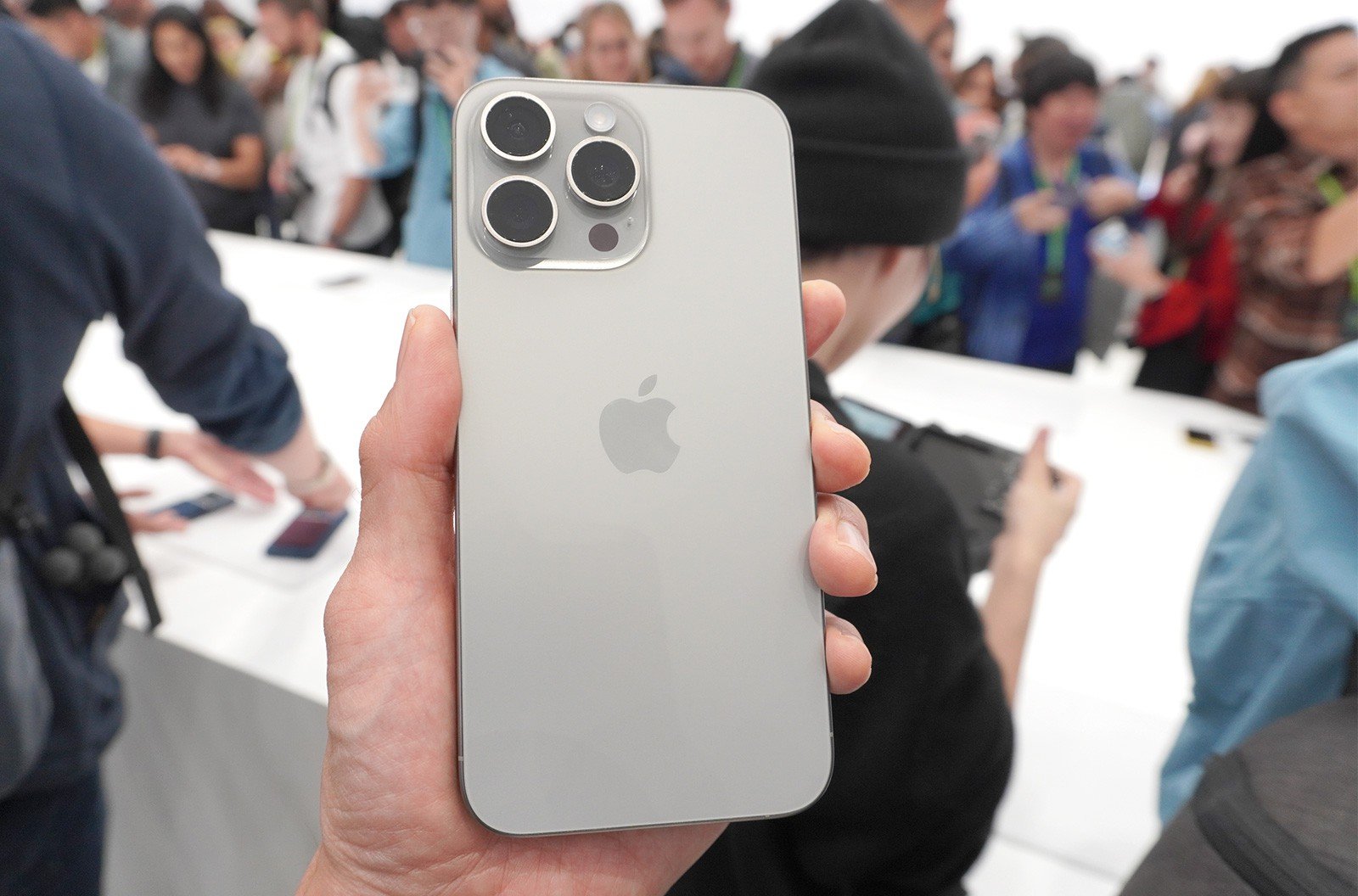 早い者勝ち！新品未使用】iPhone 15 Pro ナチュラルチタニウム 256 GB