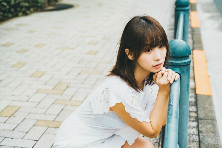 「私も陰キャで中二病だったので…」伊織もえ×『僕ヤバ』のコラボ写真集が発売！_20