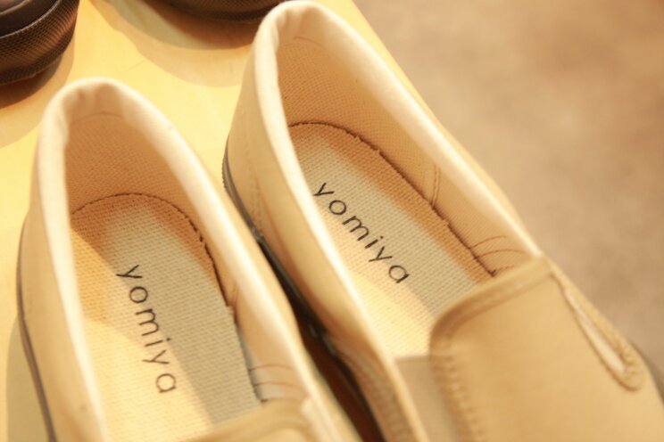 住宅街に溶け込む最先端セレクトショップ店長に聞く、「クラフトスニーカー」の魅力_i