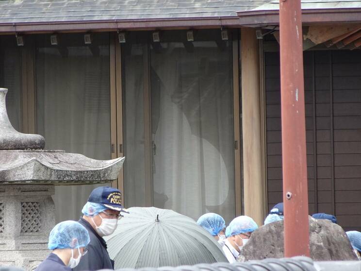 自宅の塀には足跡が…（撮影／集英社オンライン）