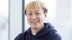 「プライドなんてゼロでいい」お見送り芸人しんいちの“生きるのがラクになる言葉“はなぜ刺さるのか?