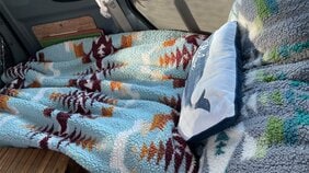 真冬の車中泊旅用に買って良かった防寒グッズあれこれ…断熱シェード、電気毛布、ソロ調理家電など