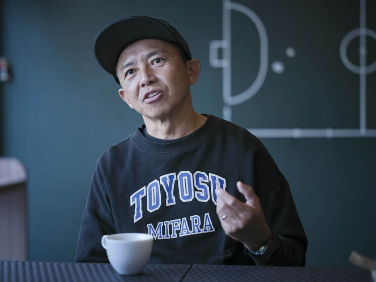 転機となったライブについて語るGAKU-MC　撮影／廣瀬靖士