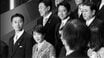〈高市内閣〉「国民が知りたいのは広報官のセンスではない」政府公式X“赤絨毯だけカラー”の内閣改造写真に反響…「色々投稿試し中」の狙いとは