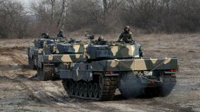 〈ロシア侵攻から1年〉防戦一方のウクライナ。反転攻勢のカギを握る戦車「レオパルト2」の供与は間に合うのか?