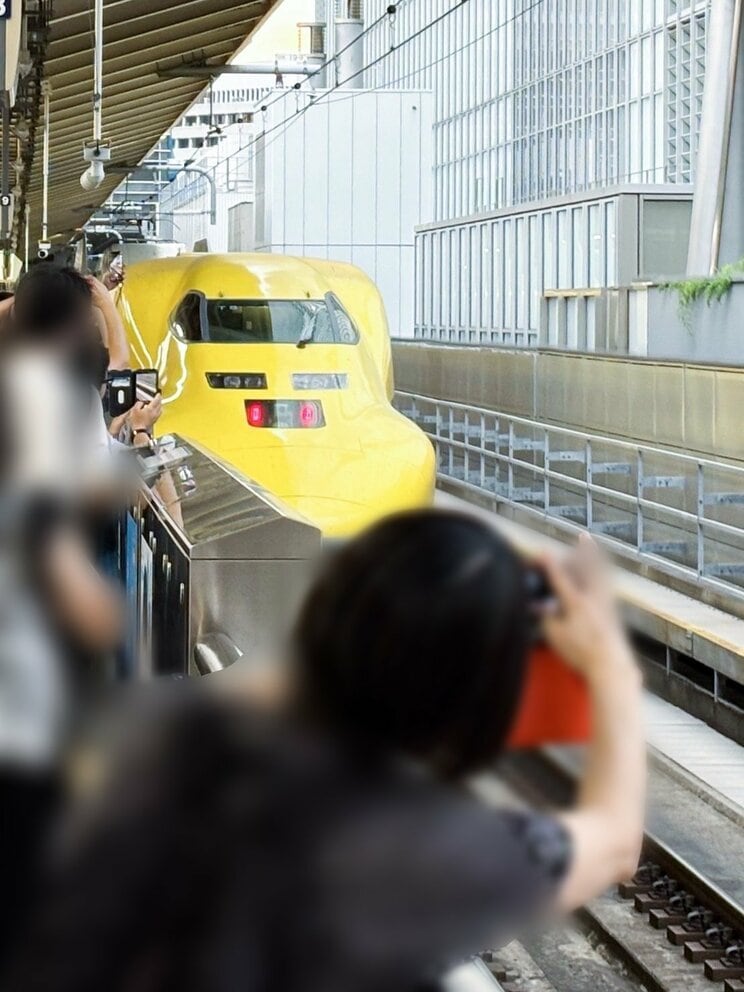 三原駅同様、危険な撮影をする人が目立った（写真／読者提供）