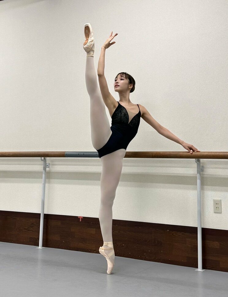 幼少期からバレエに打ち込んでいた岡田さん