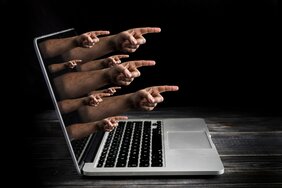 コロナ禍で「自粛警察」をあそこまで突き動かした動機はなんだったのか? 『ドラえもん』のエピソードを例に不平等の是正を求める人の心の真理を考察する