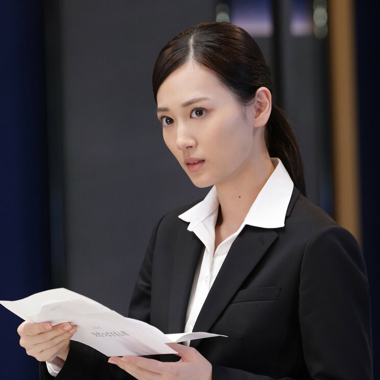 山下美月 映画『六人の嘘つきな大学生』公式Xより