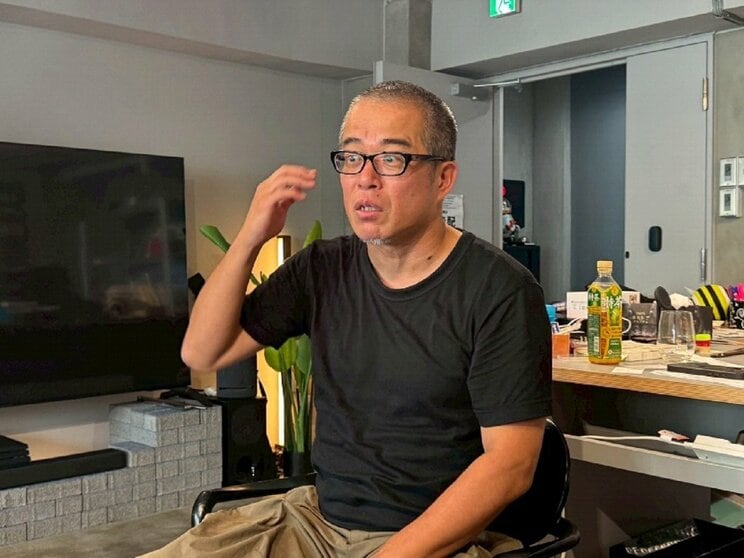 取材に応じる田端氏（撮影/集英社オンライン）