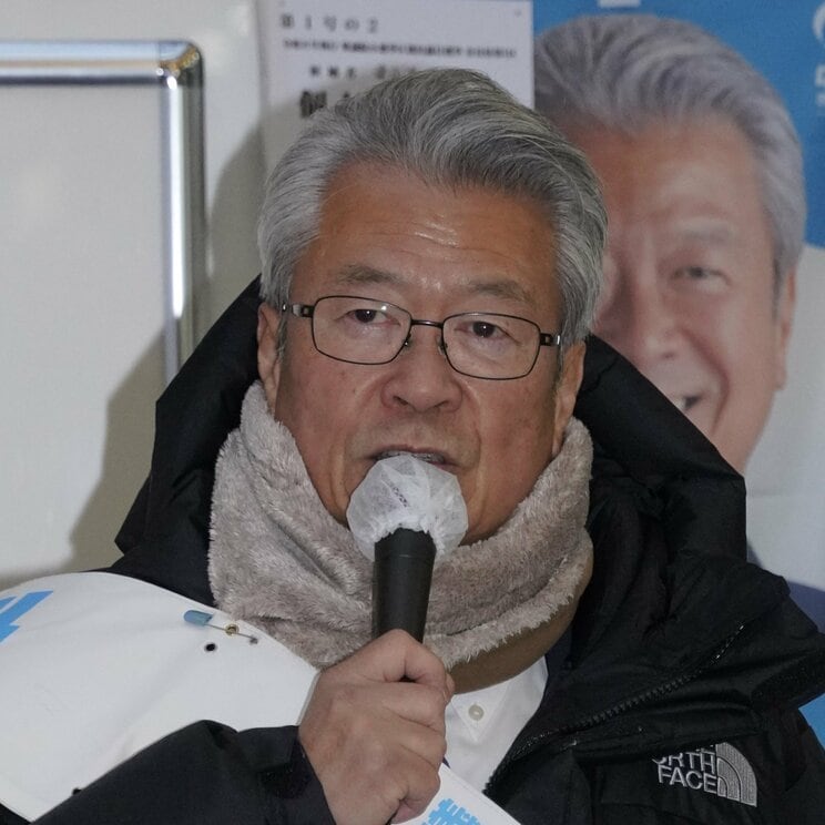 1月31日、奈良市内の駅に立つ馬淵澄夫氏（撮影／集英社オンライン）