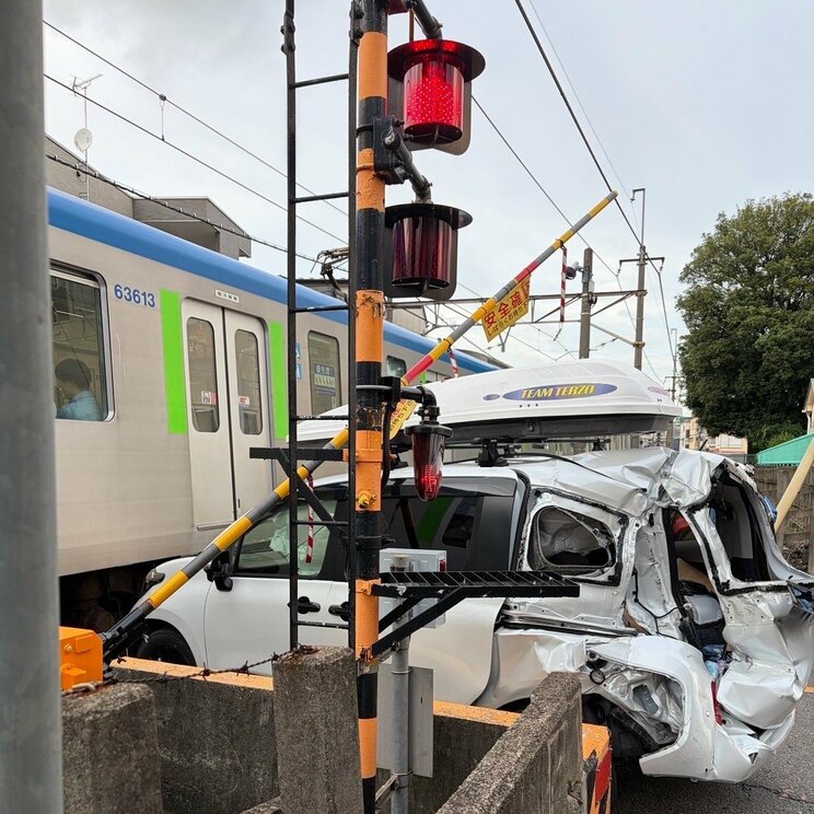 《埼玉踏切・殺人未遂》「あおり運転は本当にあったのか？」防犯カメラに残された“車間距離”と逮捕されたJAF職員の評判「実家の母の面倒をみて、近所の雪かきもしてくれる」_17
