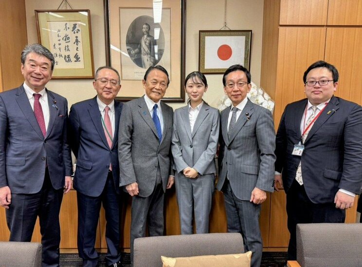 村木議員は麻生派へ…(中村裕之議員SNSより)