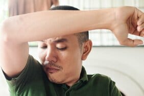 「1日3食」が腸を腐らせる？ 便秘、下痢はもちろん、体臭や肌荒れ、肥満や大腸がんのリスクを回避する「あえて食べない時間」の取り方