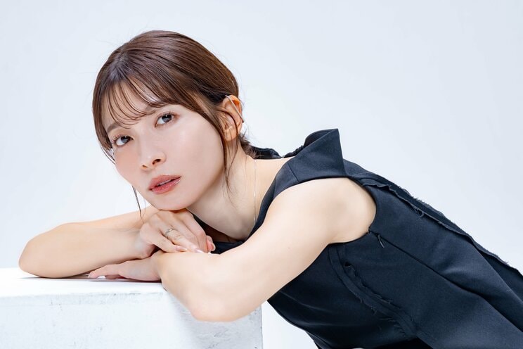 山本里菜、初の水着撮影は「大丈夫かな」と不安も…「自分が楽しむ」ことで見つけた、アナウンサーとは異なる表現_5