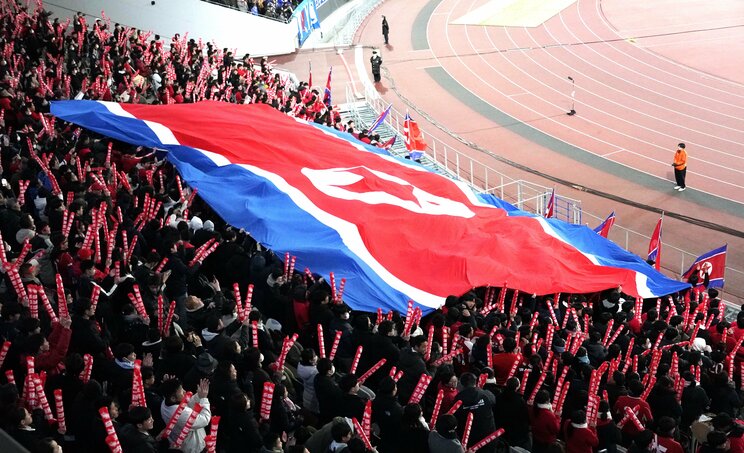 ゴール裏の北朝鮮サポーター（外部提供）