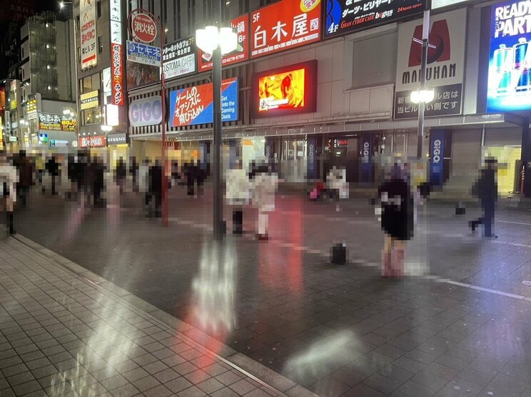 〈メン地下事務所社長ら逮捕〉チェキ会で横行する過激サービス「女性ファンの胸を触るなんて序の口」“色恋営業”で貢がせる非道な手口も「“ご褒美”のために高校中退して風俗へ落ちる子もいる」_16