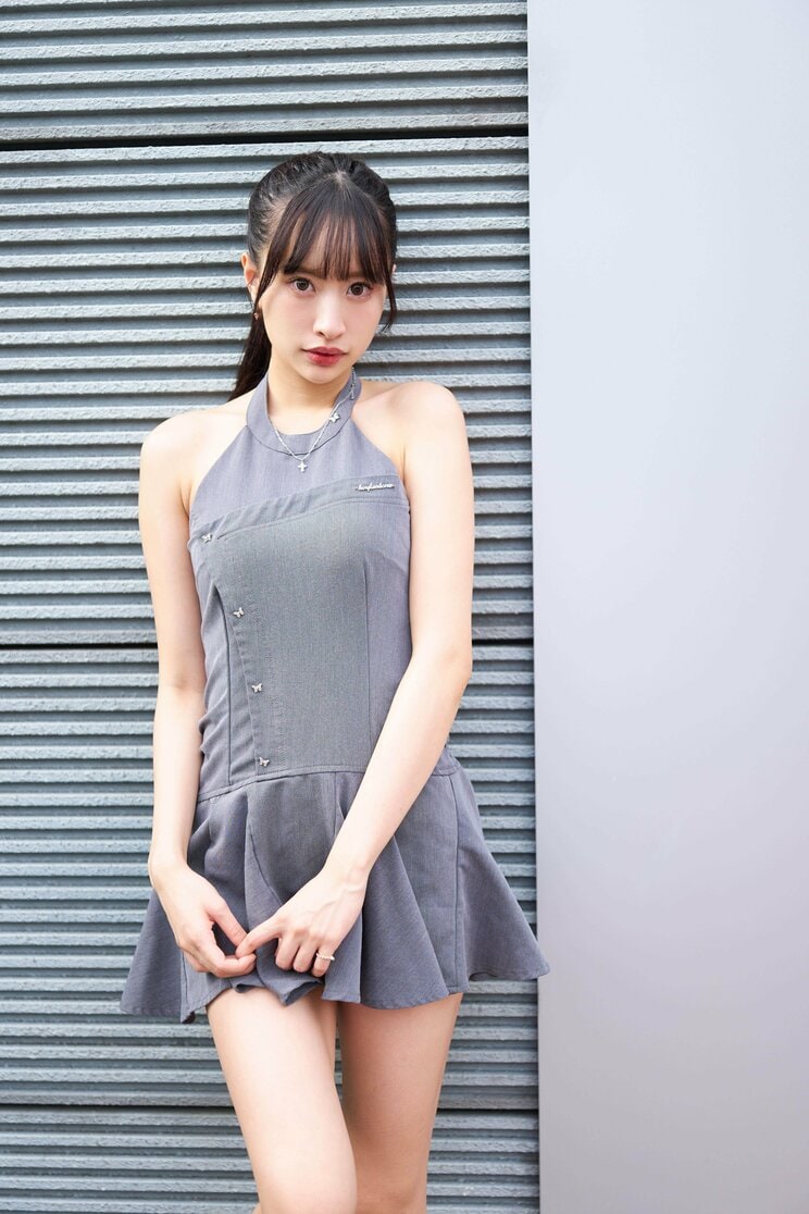 「派手な服装はむしろ痴漢被害にあいにくいんです！」“股下83センチ”で話題の藤川らるむが、露出度の高い服を着る女性の“自己責任論”に真っ向から反論_11