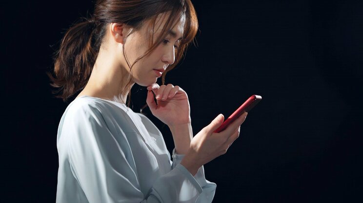 退職はスマホで…（画像はイメージです/Shutterstock）