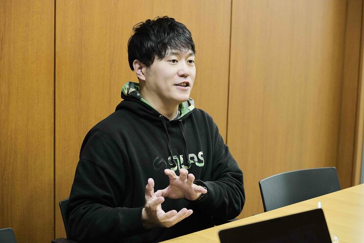 「今日はNGなしで話しますよ」と吉本興業退所から1年が経過した現状を本音で話すエハラマサヒロ氏