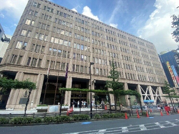 新宿区役所（撮影／集英社オンライン）