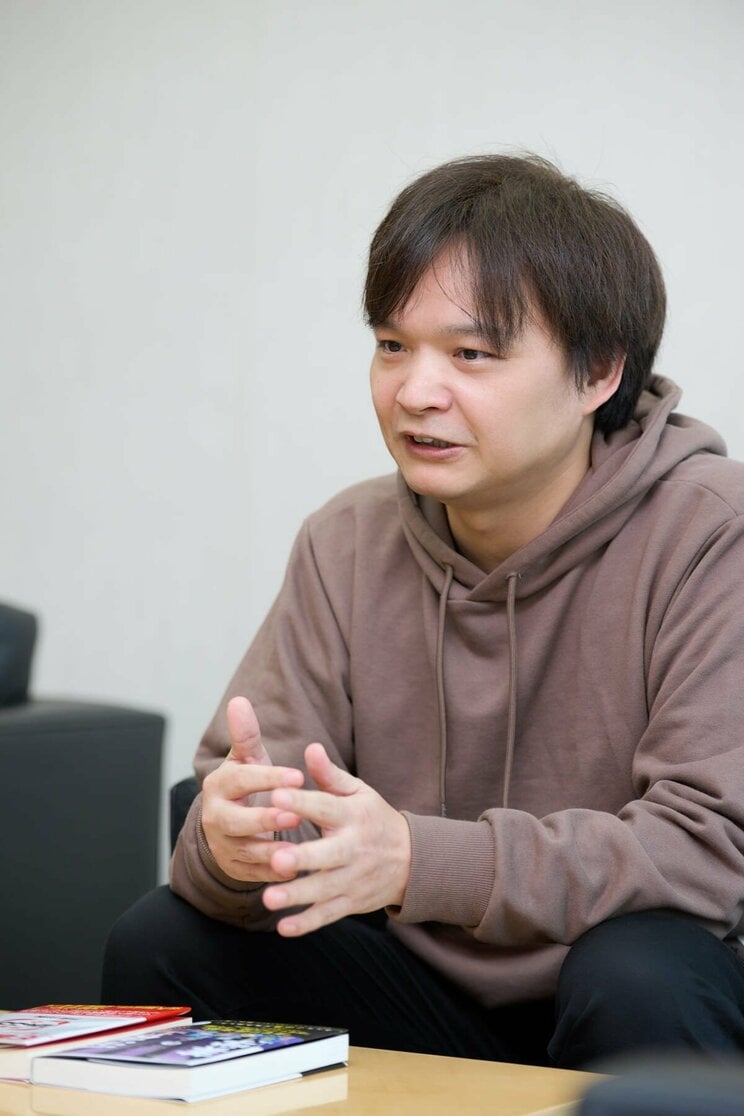 著者自身も、テレビ・芸能以外をテーマにした本としては初挑戦となる。