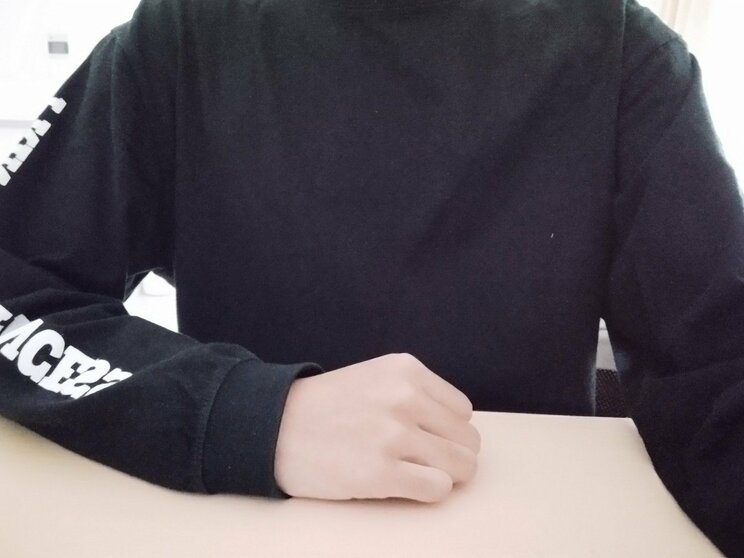 取材を受けた吉田さん(仮名・20)