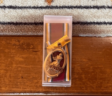 福地容疑者が獲得した剣道の表彰メダル（撮影／集英社オンライン）