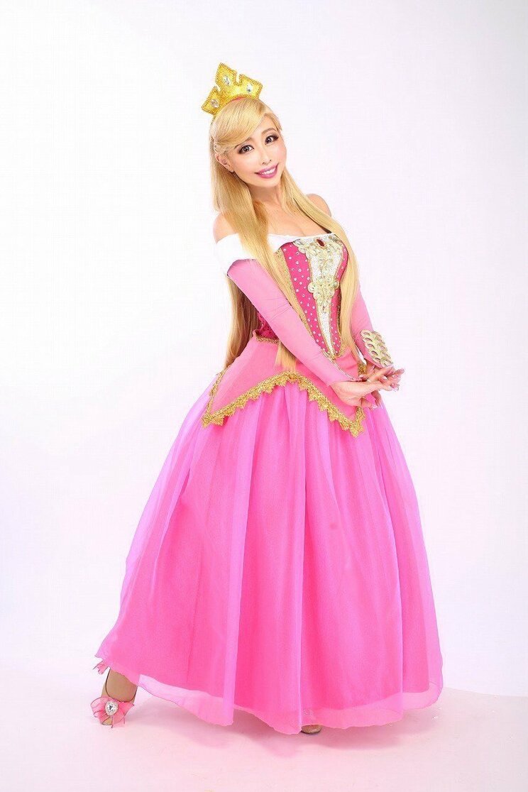 プリンセス研究家として活動するサリーさん（写真／橋本サリーさん提供）